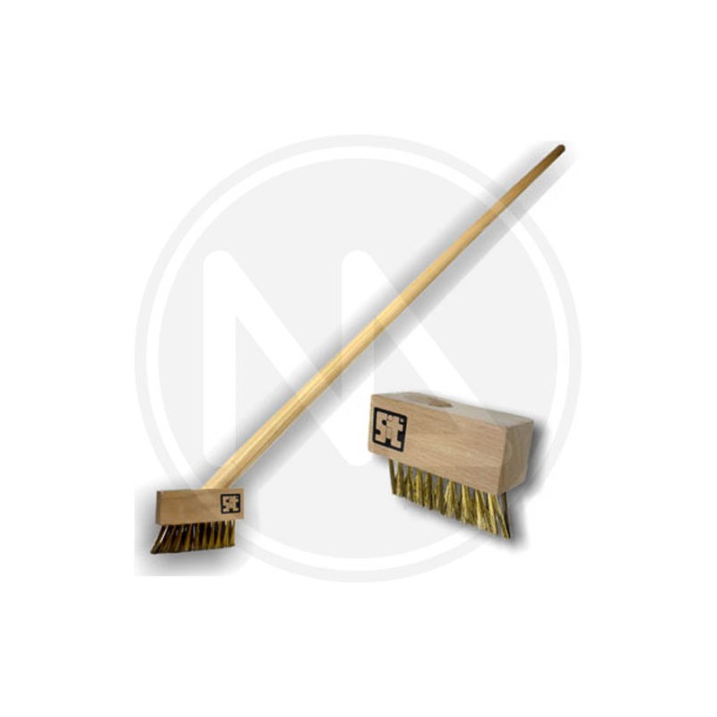 GRASS CLEANING BRUSH WITH WOODEN HANDLE