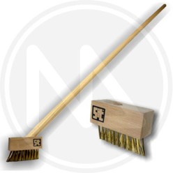 GRASS CLEANING BRUSH WITH WOODEN HANDLE